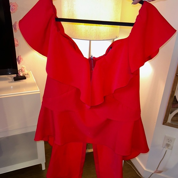 Red structured high low peplum corset top with off shoulder flounce sleeves - Picture 3 of 7